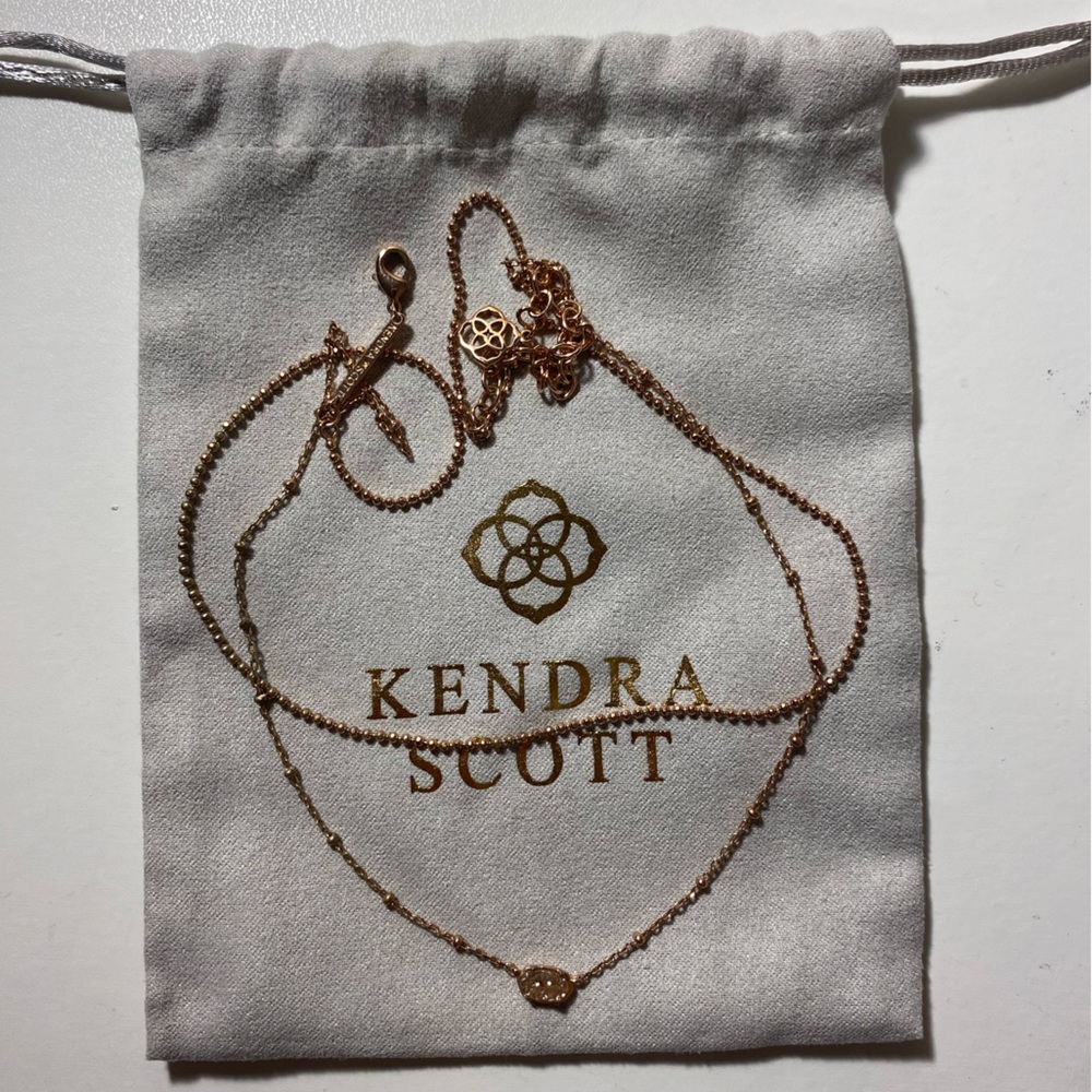 Kendra Scott necklace